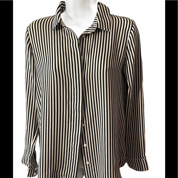 Deal ! Black and white striped top - Picture 5 of 14